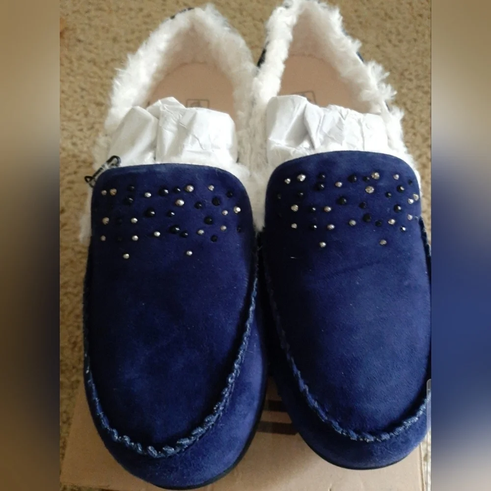 Women's Balboa Rhinestone Slipper Size 7D Navy color New in box
